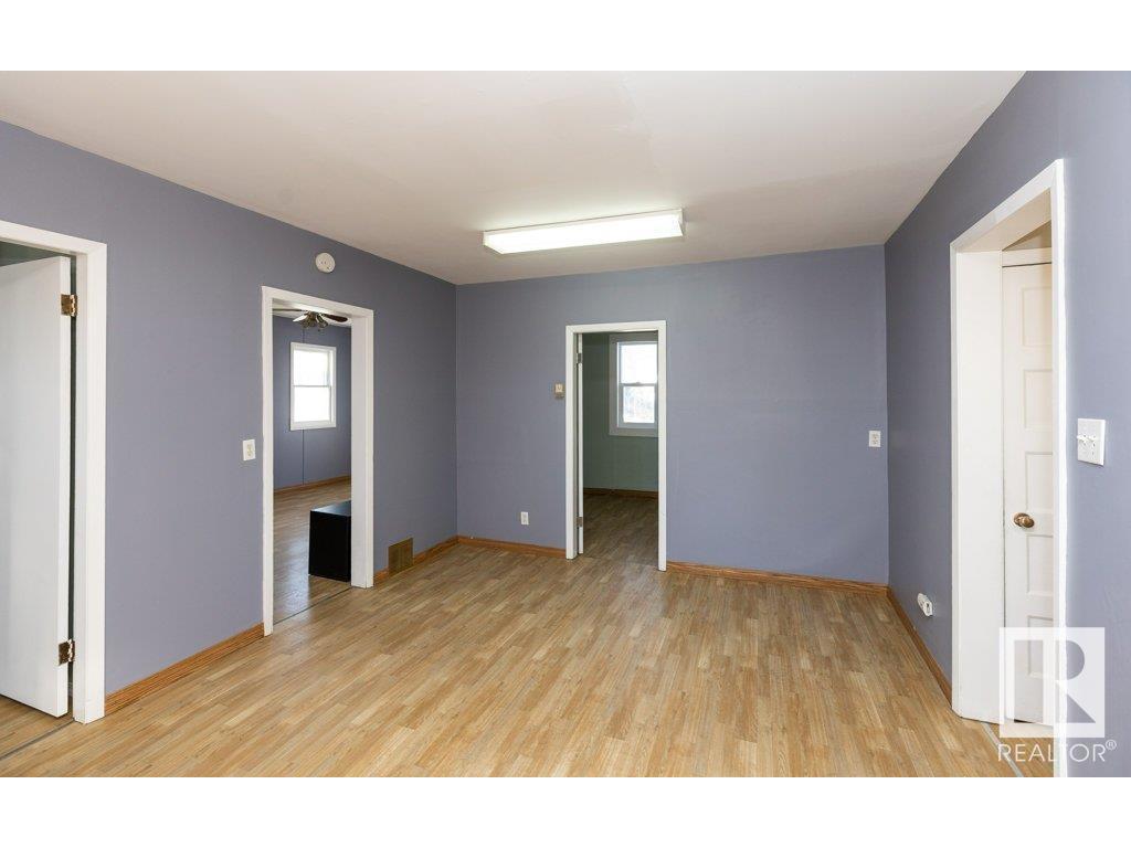 












9836 100 Street

,
Westlock,




AB
T7P 2R2

