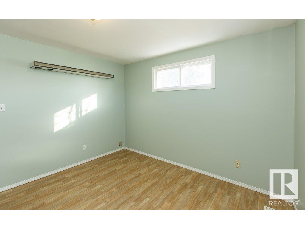 












9836 100 Street

,
Westlock,




AB
T7P 2R2

