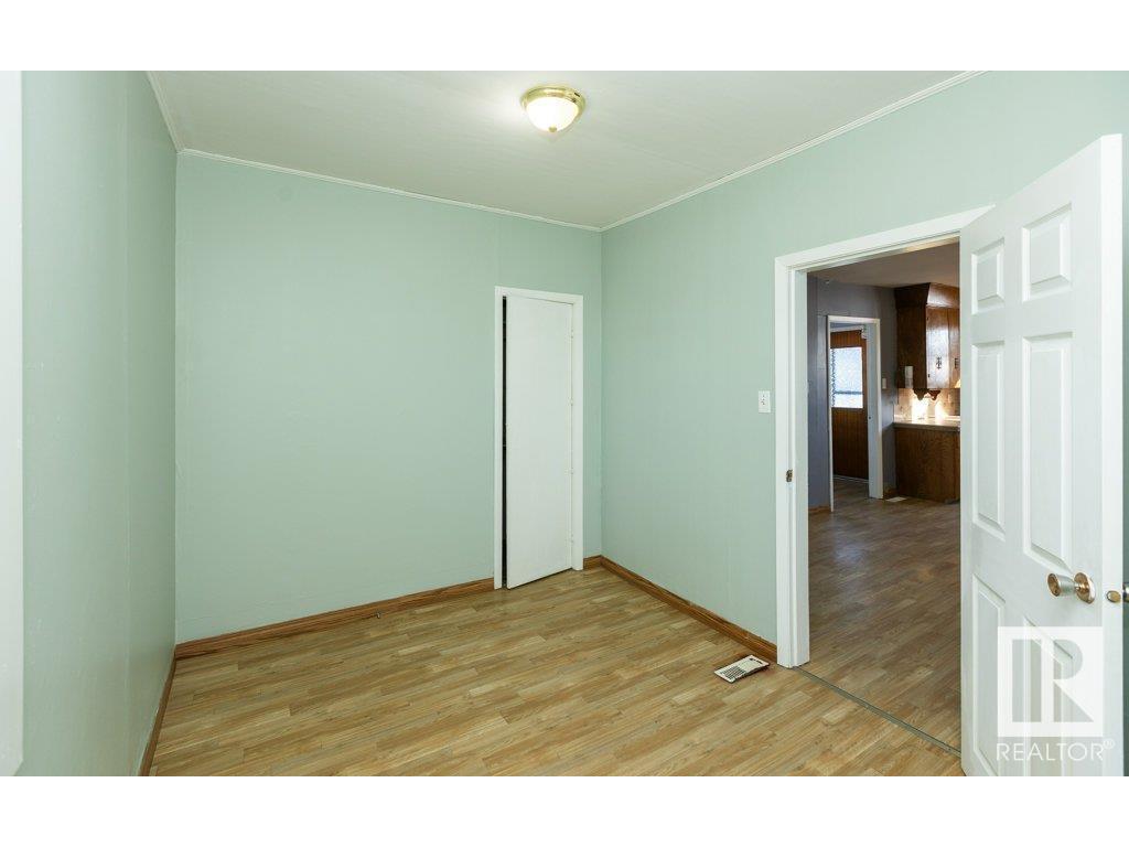 












9836 100 Street

,
Westlock,




AB
T7P 2R2

