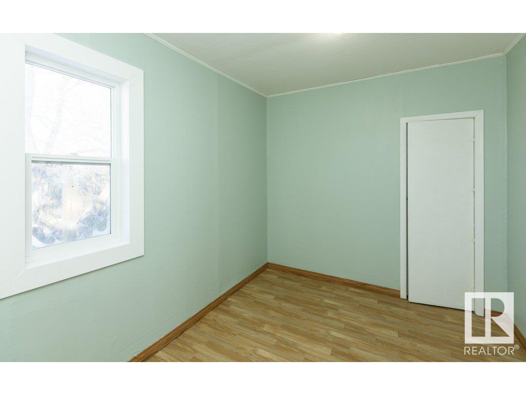












9836 100 Street

,
Westlock,




AB
T7P 2R2

