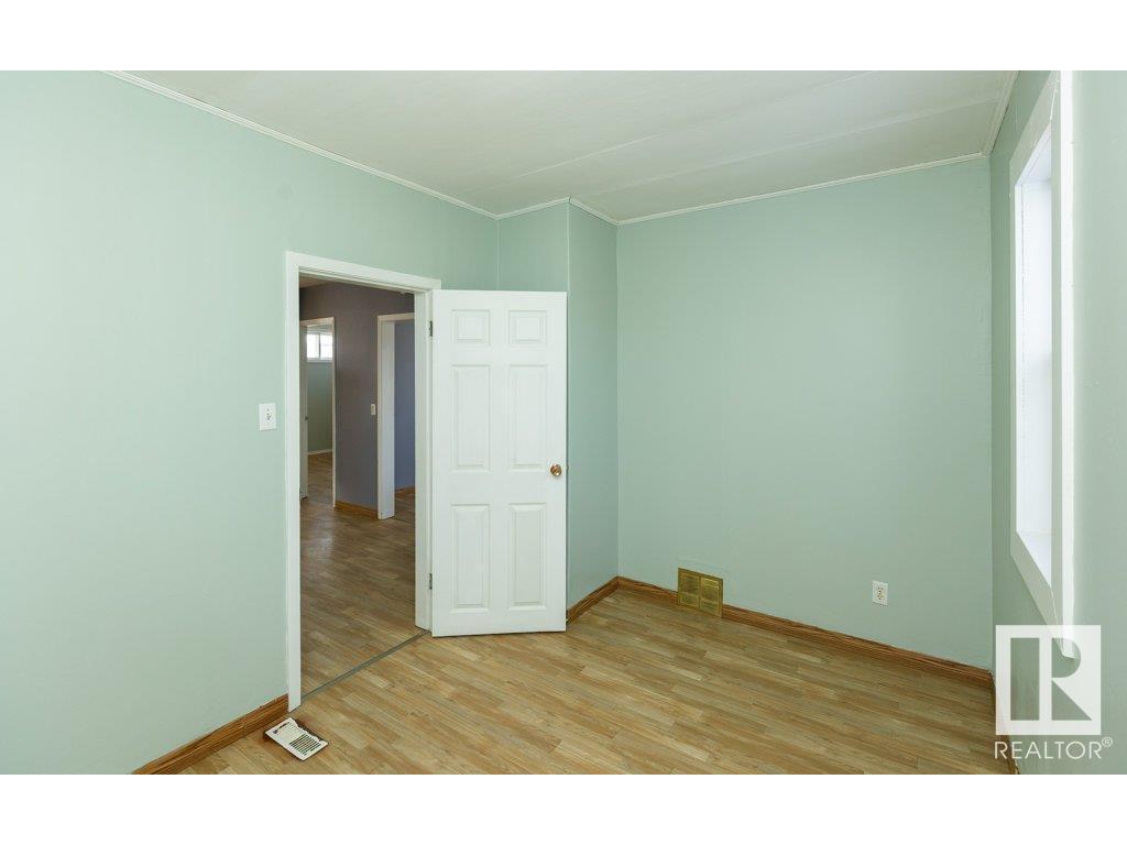 












9836 100 Street

,
Westlock,




AB
T7P 2R2

