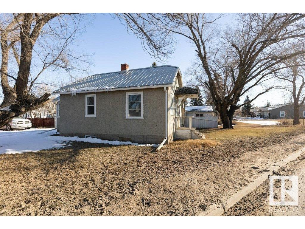 












9836 100 Street

,
Westlock,




AB
T7P 2R2

