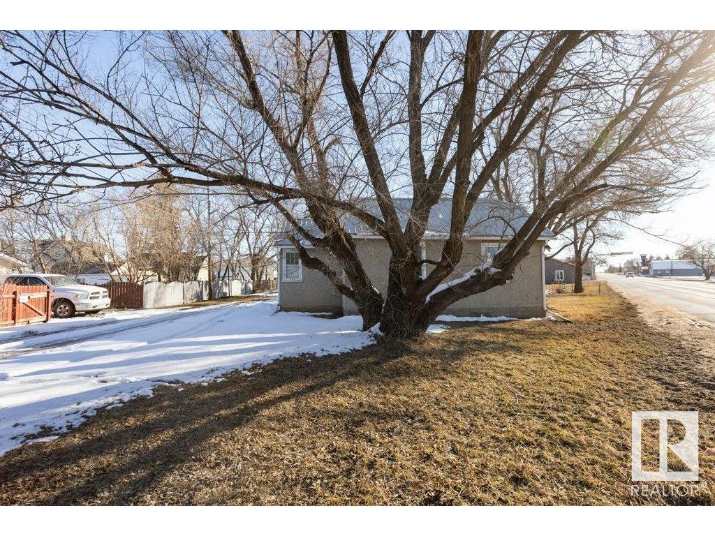 












9836 100 Street

,
Westlock,




AB
T7P 2R2


