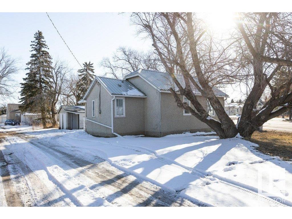 












9836 100 Street

,
Westlock,




AB
T7P 2R2

