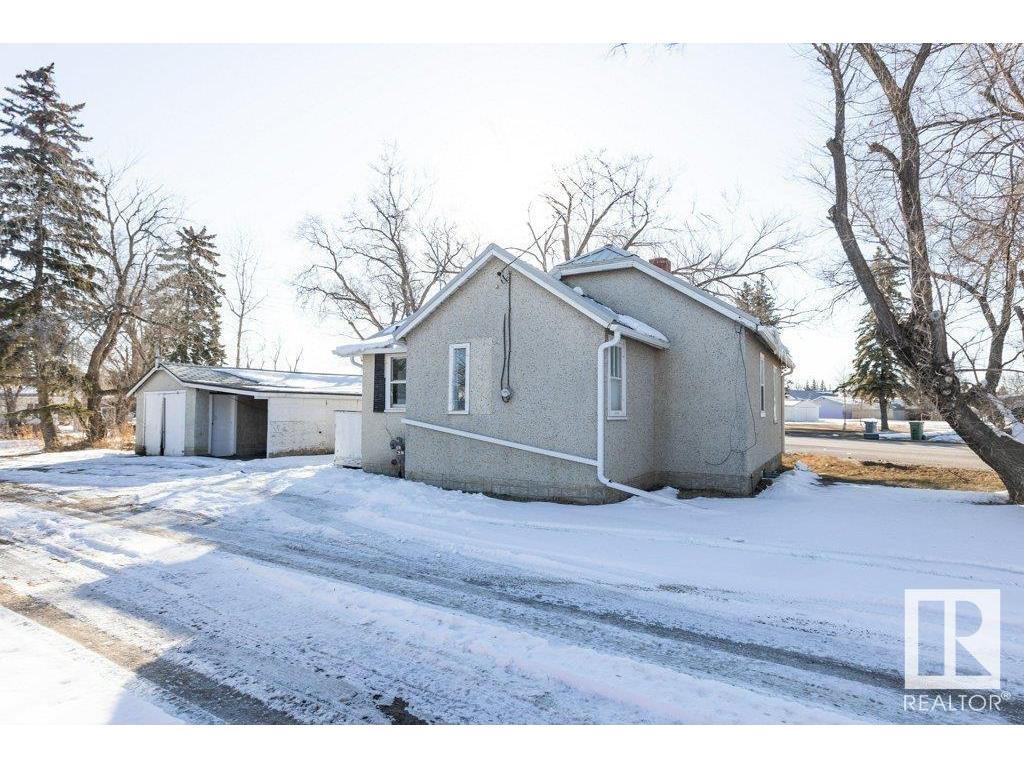 












9836 100 Street

,
Westlock,




AB
T7P 2R2

