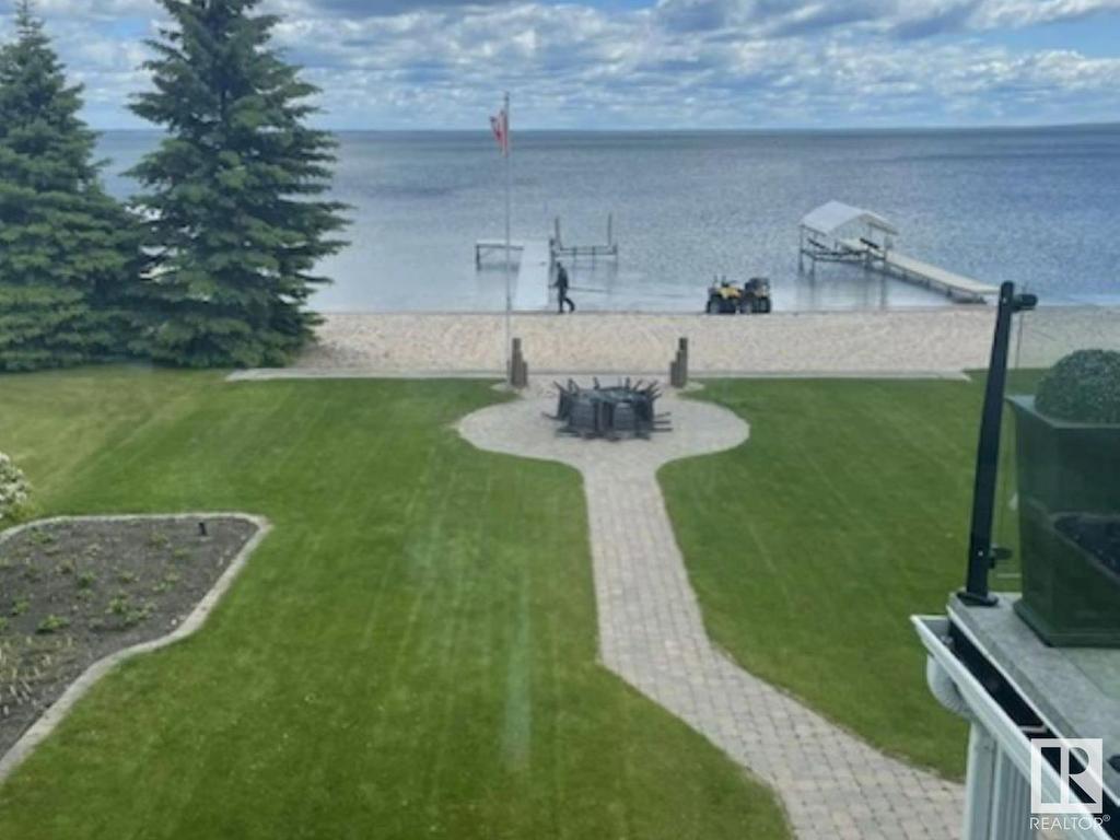 












718 Beach Avenue

,
Cold Lake,




AB
T9M 1G5

