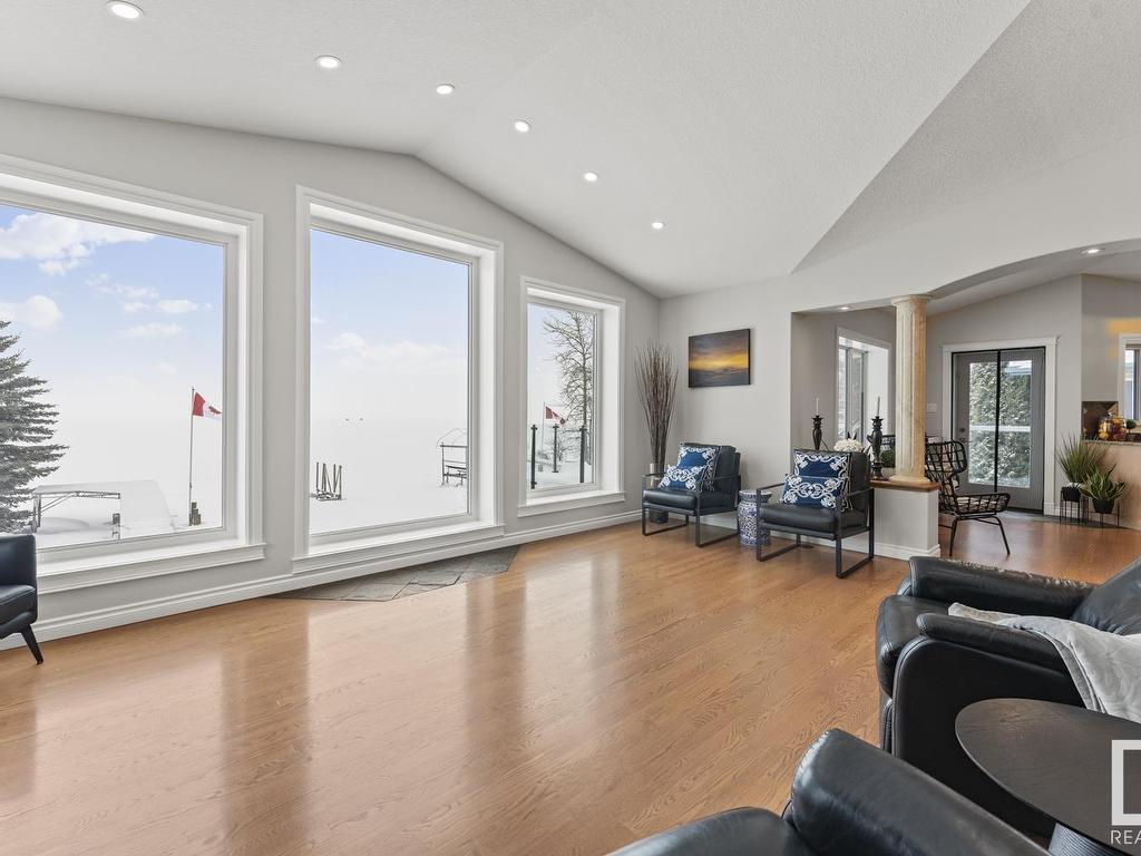 












718 Beach Avenue

,
Cold Lake,




AB
T9M 1G5

