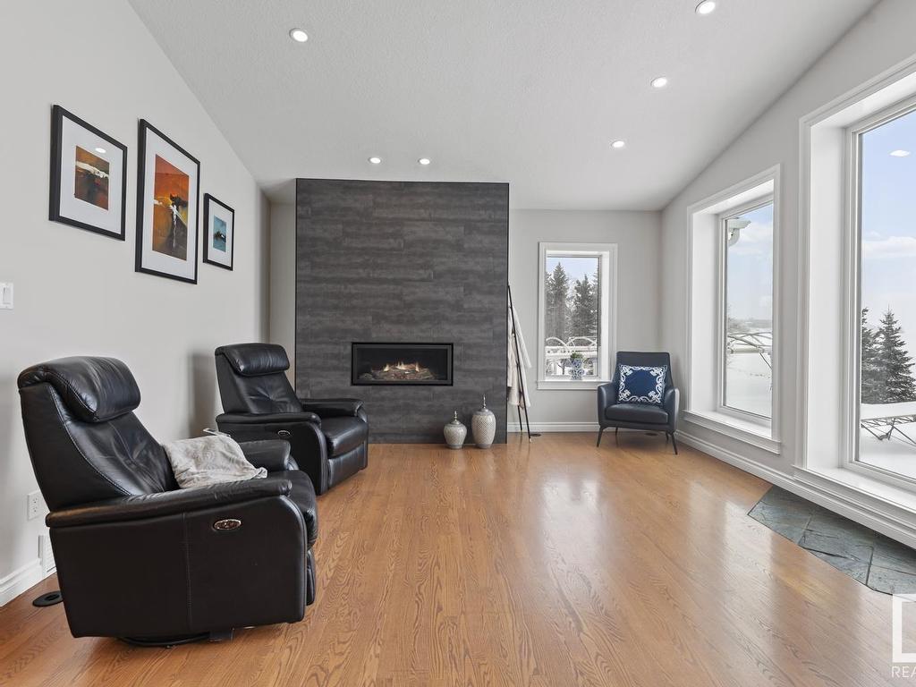












718 Beach Avenue

,
Cold Lake,




AB
T9M 1G5

