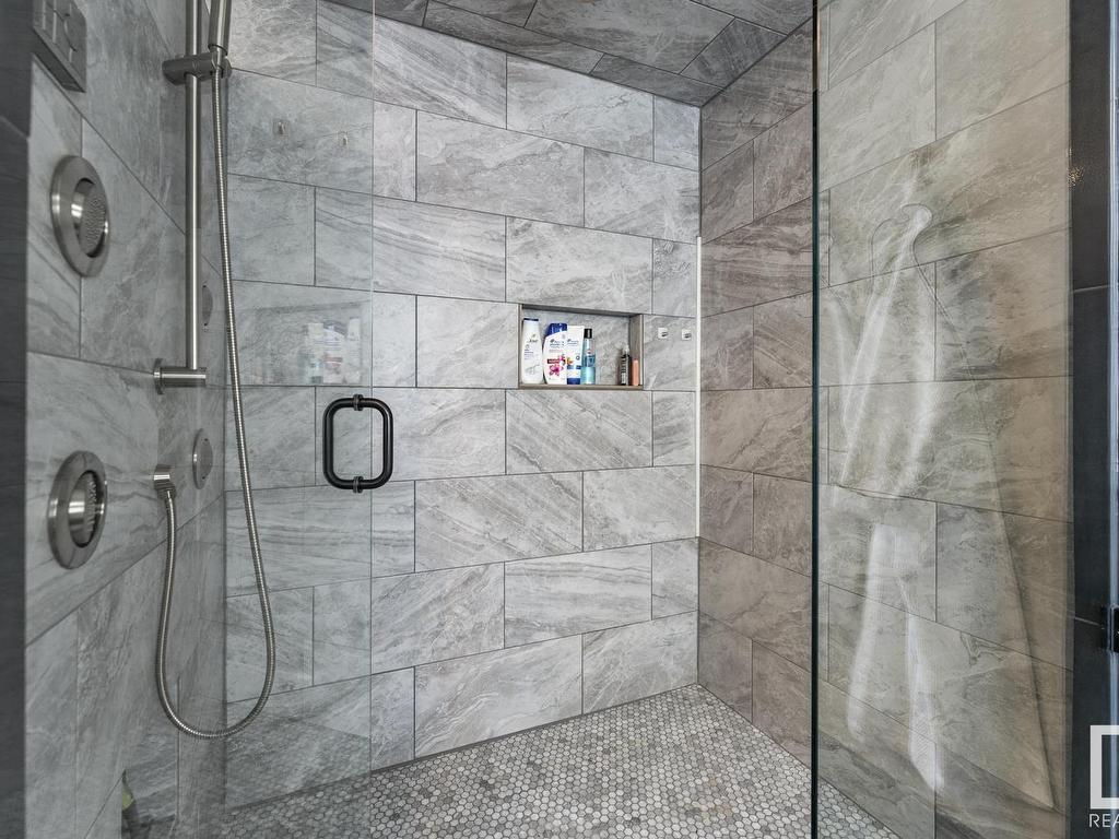 












718 Beach Avenue

,
Cold Lake,




AB
T9M 1G5


