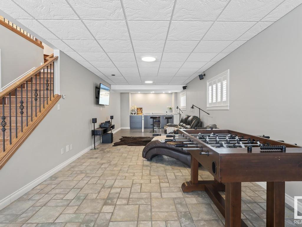 












718 Beach Avenue

,
Cold Lake,




AB
T9M 1G5

