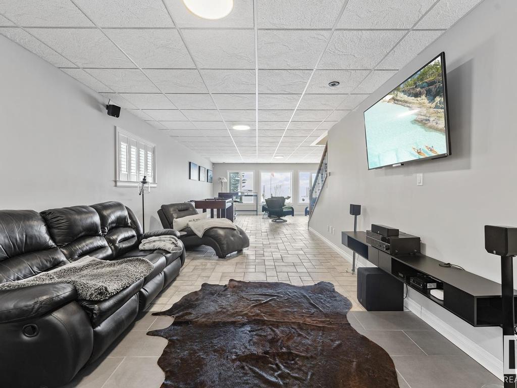 












718 Beach Avenue

,
Cold Lake,




AB
T9M 1G5

