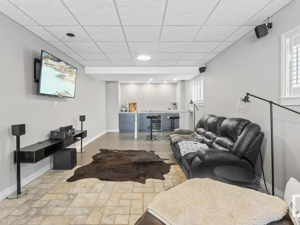 












718 Beach Avenue

,
Cold Lake,




AB
T9M 1G5

