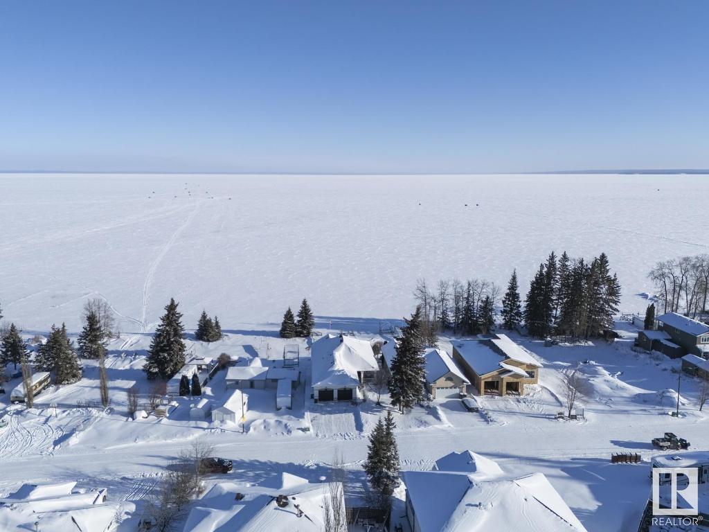 












718 Beach Avenue

,
Cold Lake,




AB
T9M 1G5

