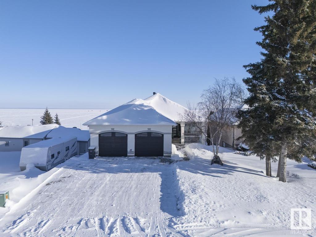 












718 Beach Avenue

,
Cold Lake,




AB
T9M 1G5


