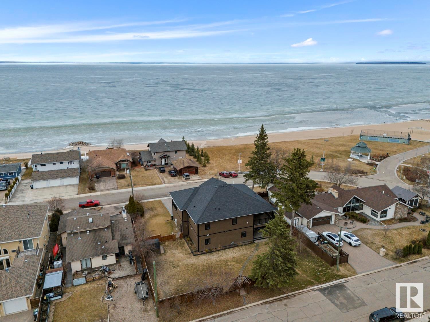 












207 BIRCH Avenue

,
Cold Lake,




AB
T9M 1E5

