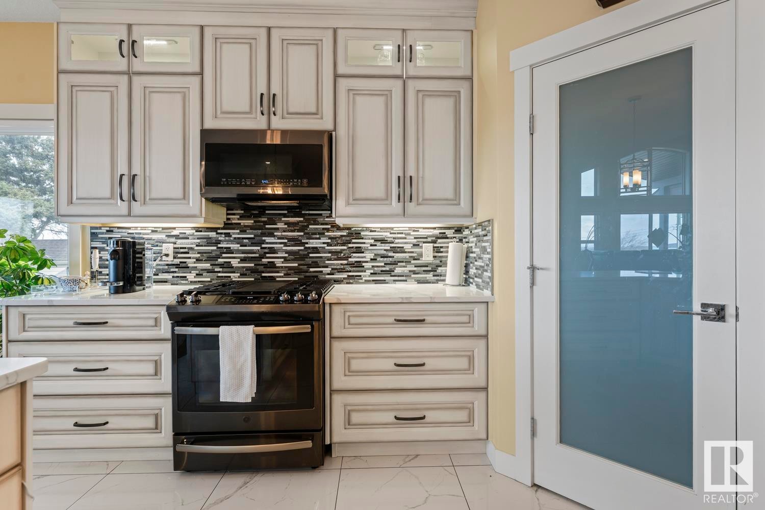












207 BIRCH Avenue

,
Cold Lake,




AB
T9M 1E5

