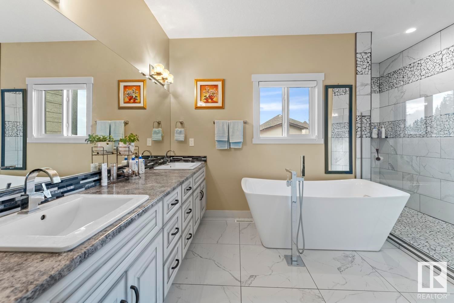












207 BIRCH Avenue

,
Cold Lake,




AB
T9M 1E5

