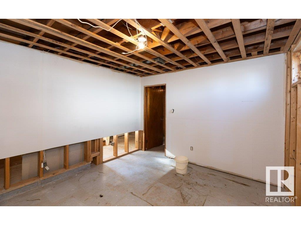 












10615 103A Street

,
Westlock,




AB
T7P 1K2

