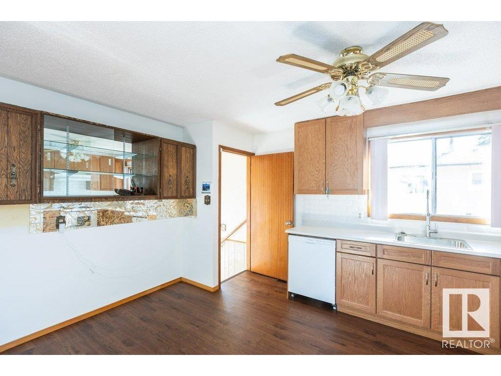 












10615 103A Street

,
Westlock,




AB
T7P 1K2

