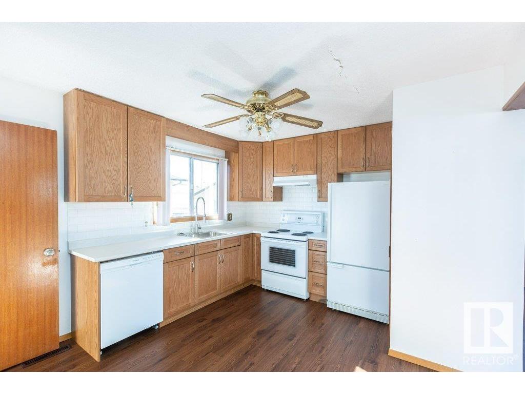 












10615 103A Street

,
Westlock,




AB
T7P 1K2

