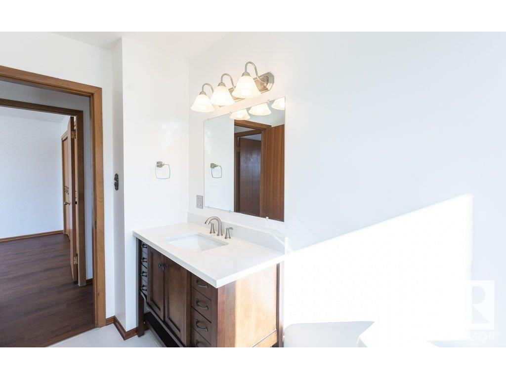 












10615 103A Street

,
Westlock,




AB
T7P 1K2

