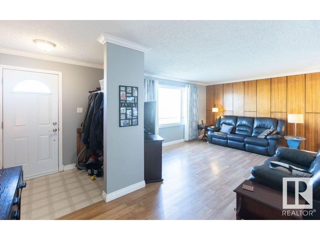 












10503 105 Street

,
Westlock,




AB
T7P 1M3

