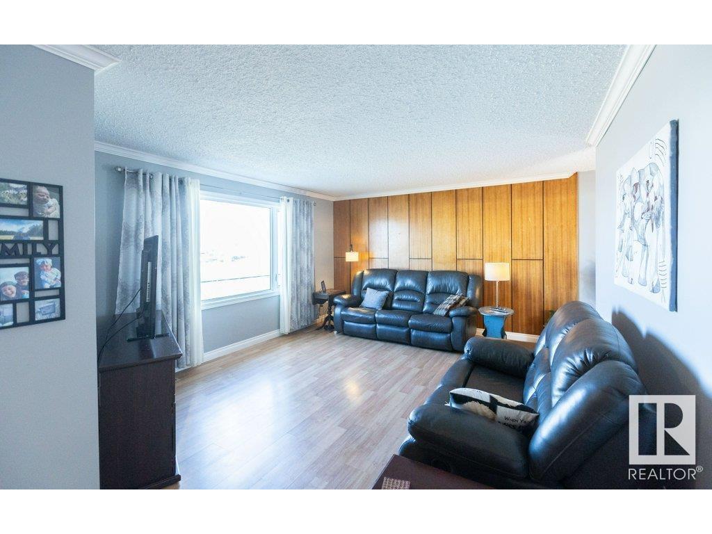 












10503 105 Street

,
Westlock,




AB
T7P 1M3

