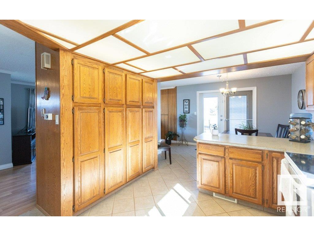 












10503 105 Street

,
Westlock,




AB
T7P 1M3

