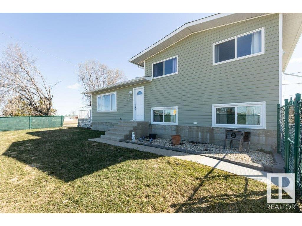 












10503 105 Street

,
Westlock,




AB
T7P 1M3

