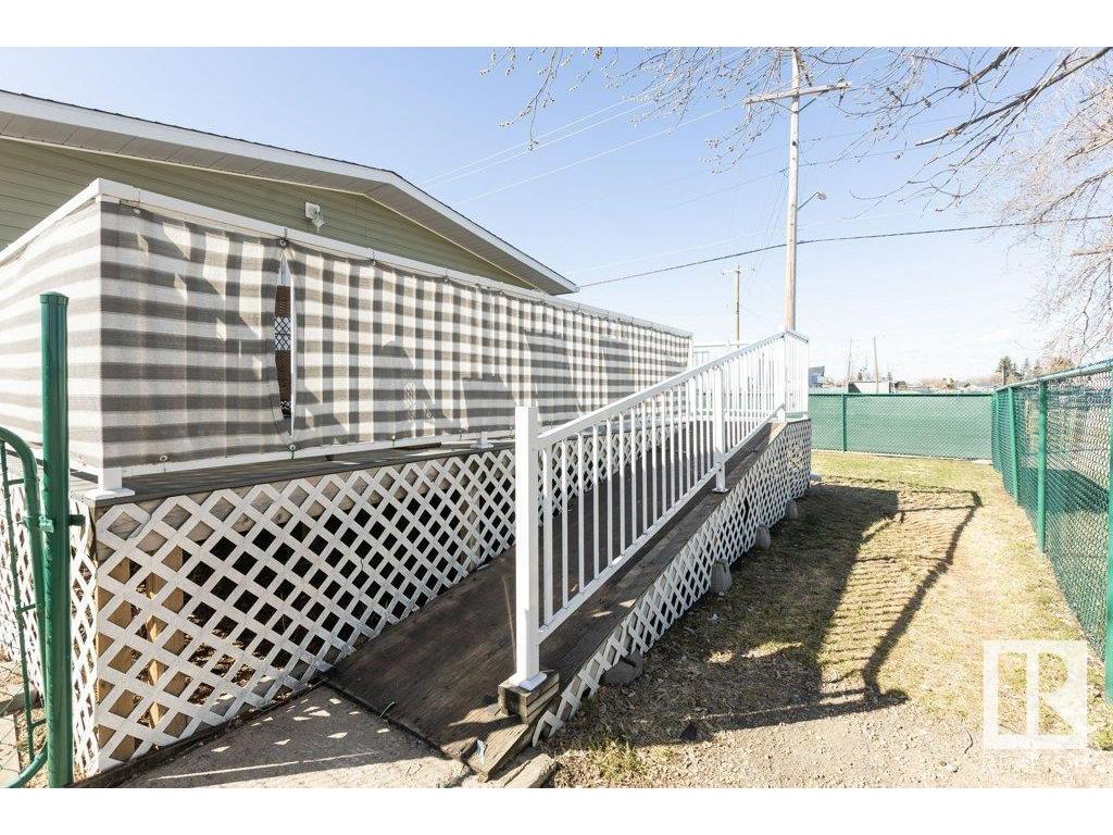 












10503 105 Street

,
Westlock,




AB
T7P 1M3

