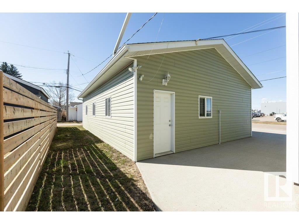 












10503 105 Street

,
Westlock,




AB
T7P 1M3

