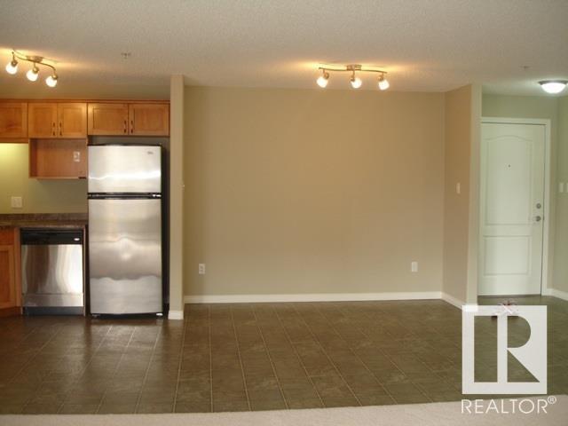 












1118 330 CLAIREVIEW STATION Drive

,
Edmonton,




AB
T5Y 0E6

