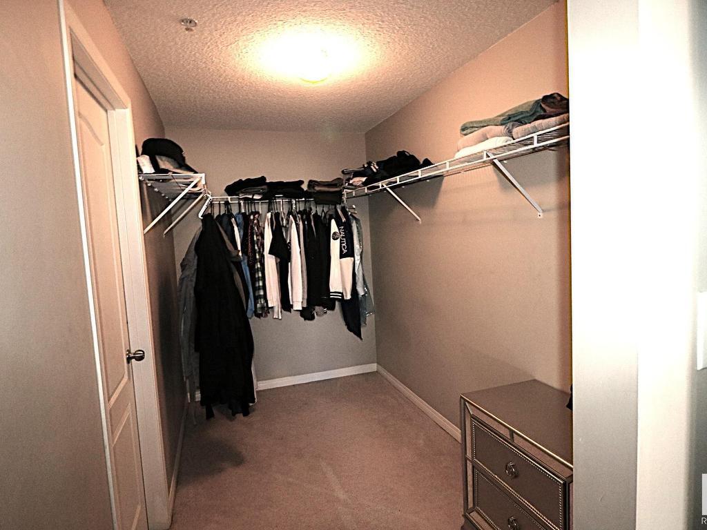 












1118 330 CLAIREVIEW STATION Drive

,
Edmonton,




AB
T5Y 0E6

