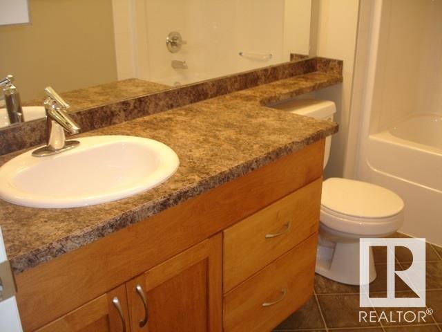 












1118 330 CLAIREVIEW STATION Drive

,
Edmonton,




AB
T5Y 0E6


