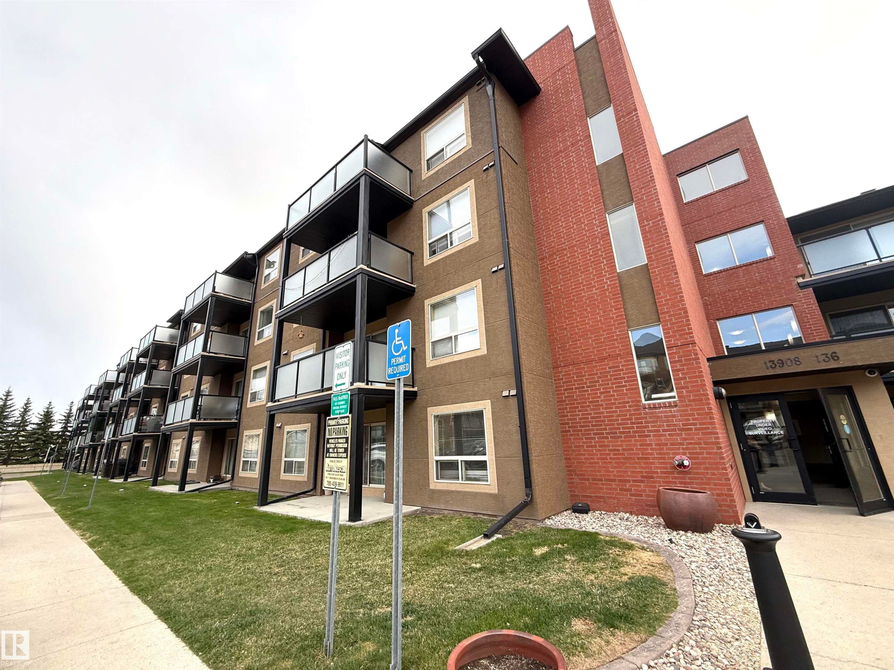 












407 13908 136 Street

,
Edmonton,




AB
T6V 1Y4

