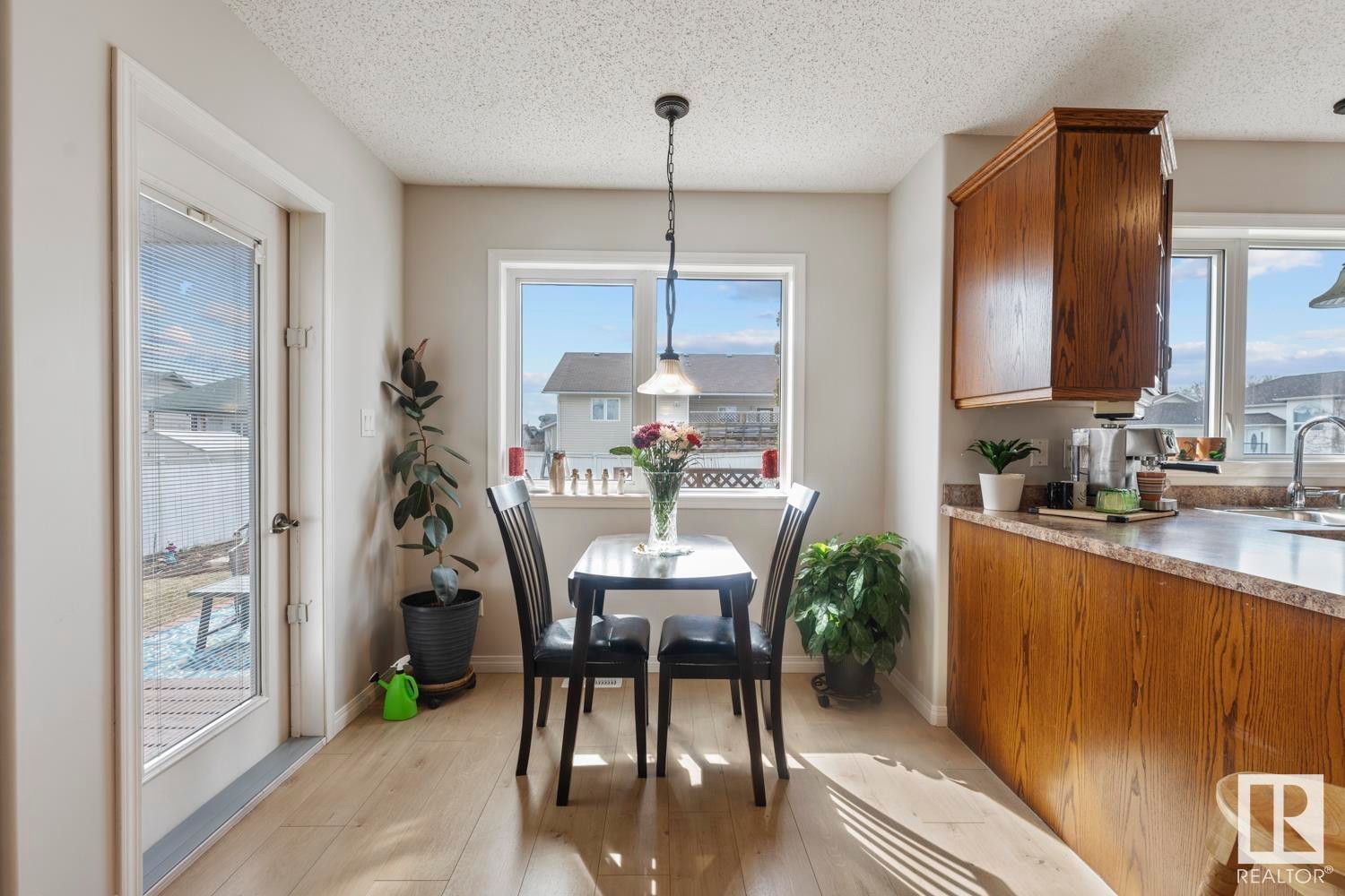 












2614 6A Avenue

,
Cold Lake,




AB
T9M 2C7

