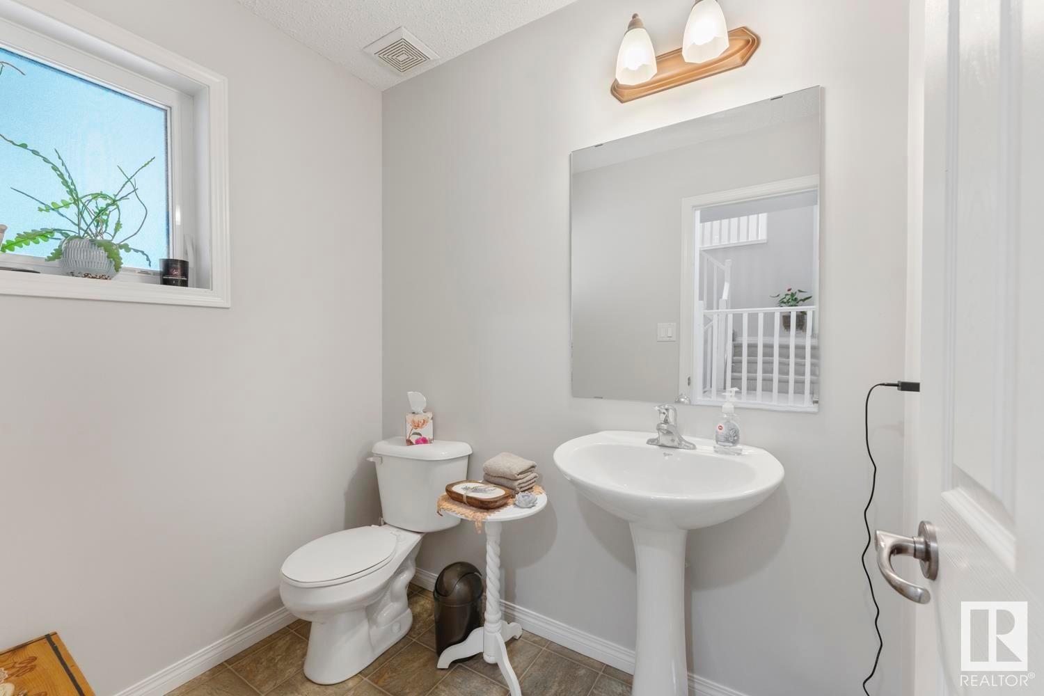 












2614 6A Avenue

,
Cold Lake,




AB
T9M 2C7

