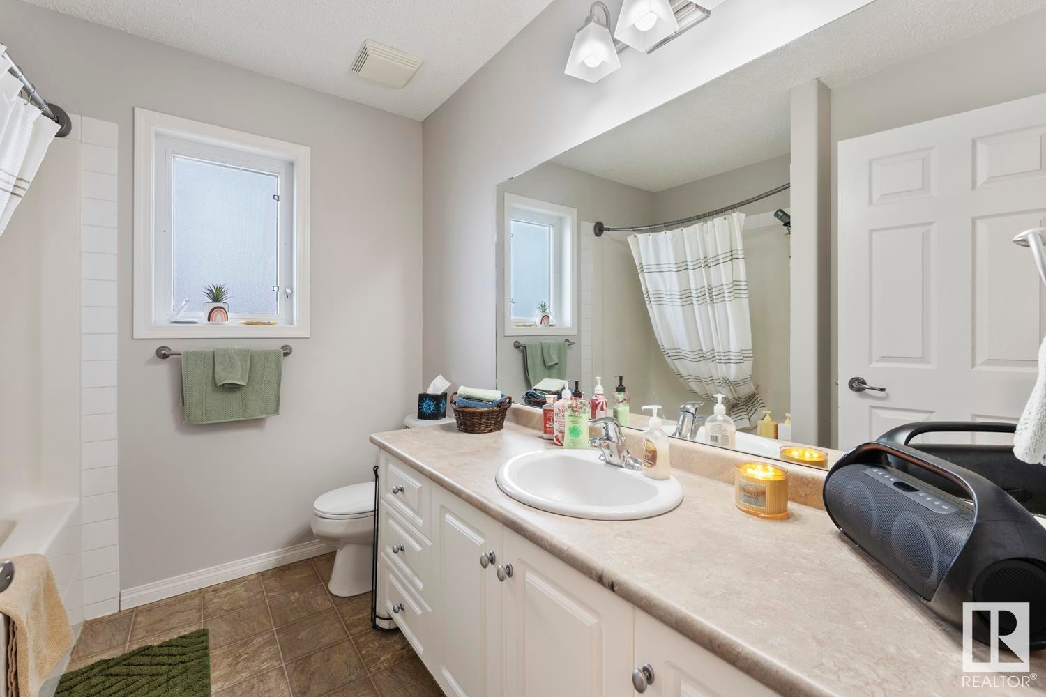 












2614 6A Avenue

,
Cold Lake,




AB
T9M 2C7

