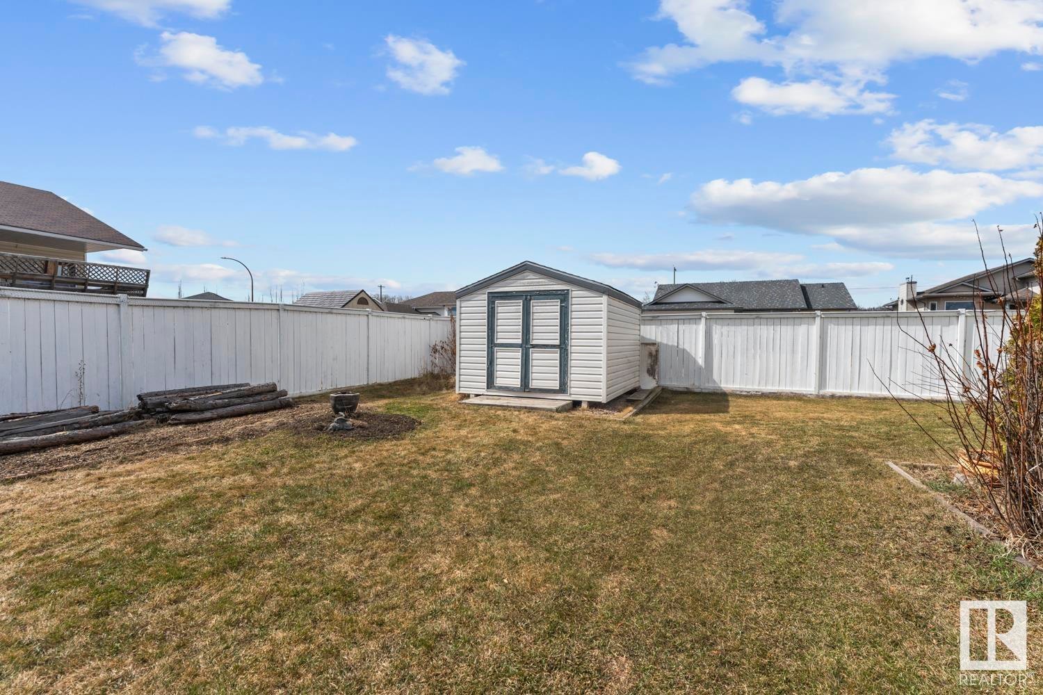 












2614 6A Avenue

,
Cold Lake,




AB
T9M 2C7

