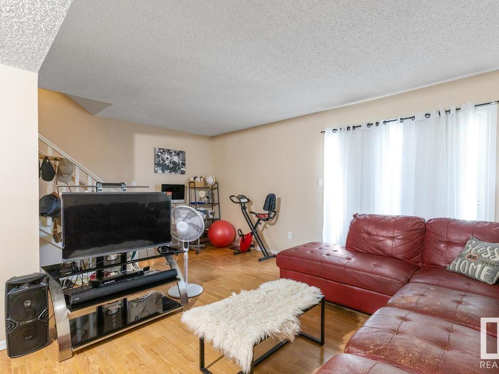 












16537 100 Street

,
Edmonton,




AB
T5X 5H4

