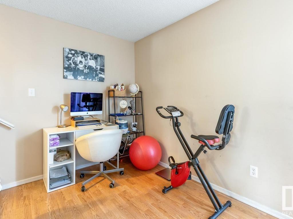 












16537 100 Street

,
Edmonton,




AB
T5X 5H4

