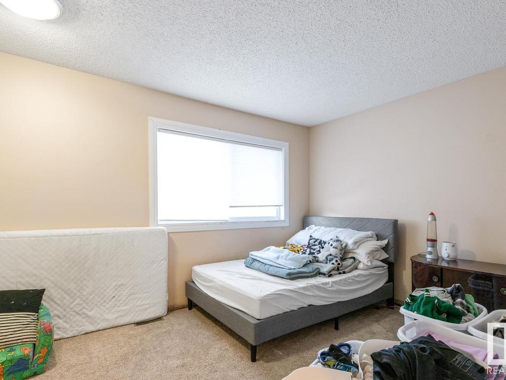 












16537 100 Street

,
Edmonton,




AB
T5X 5H4


