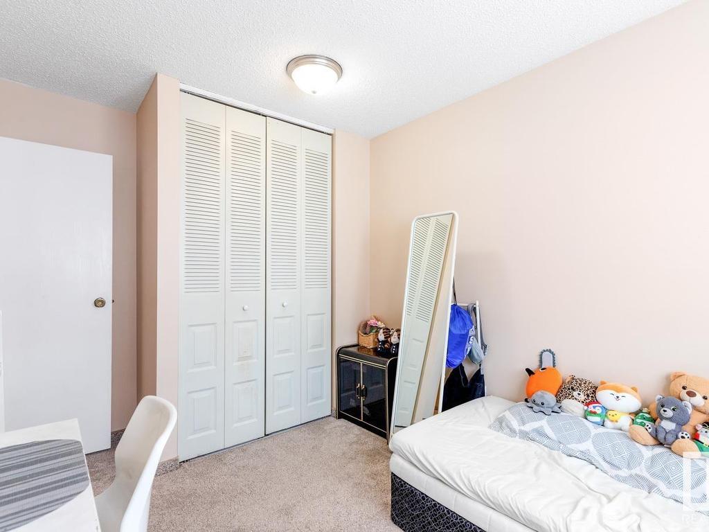 












16537 100 Street

,
Edmonton,




AB
T5X 5H4


