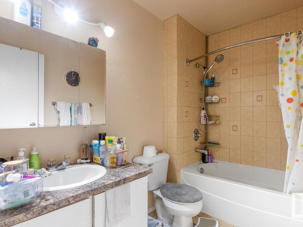 












16537 100 Street

,
Edmonton,




AB
T5X 5H4

