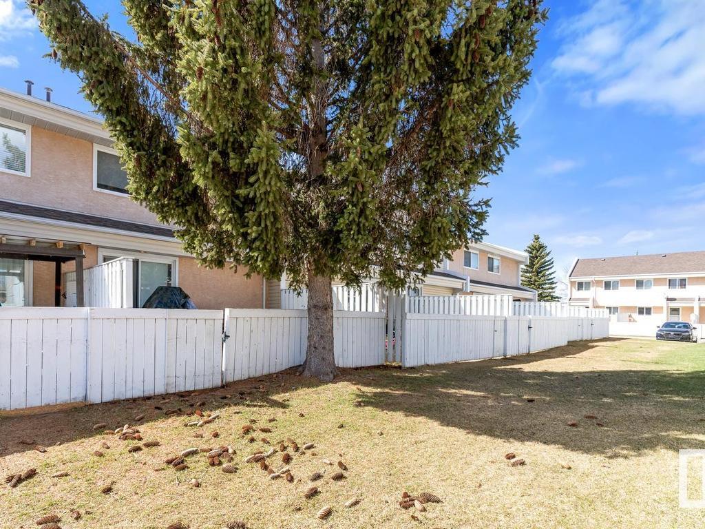 












16537 100 Street

,
Edmonton,




AB
T5X 5H4

