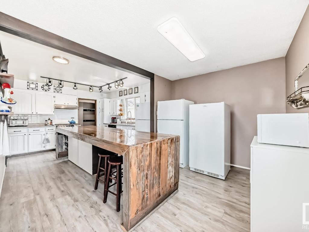 












10411 31 Avenue

,
Edmonton,




AB
T6J 3K2

