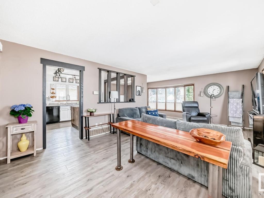 












10411 31 Avenue

,
Edmonton,




AB
T6J 3K2

