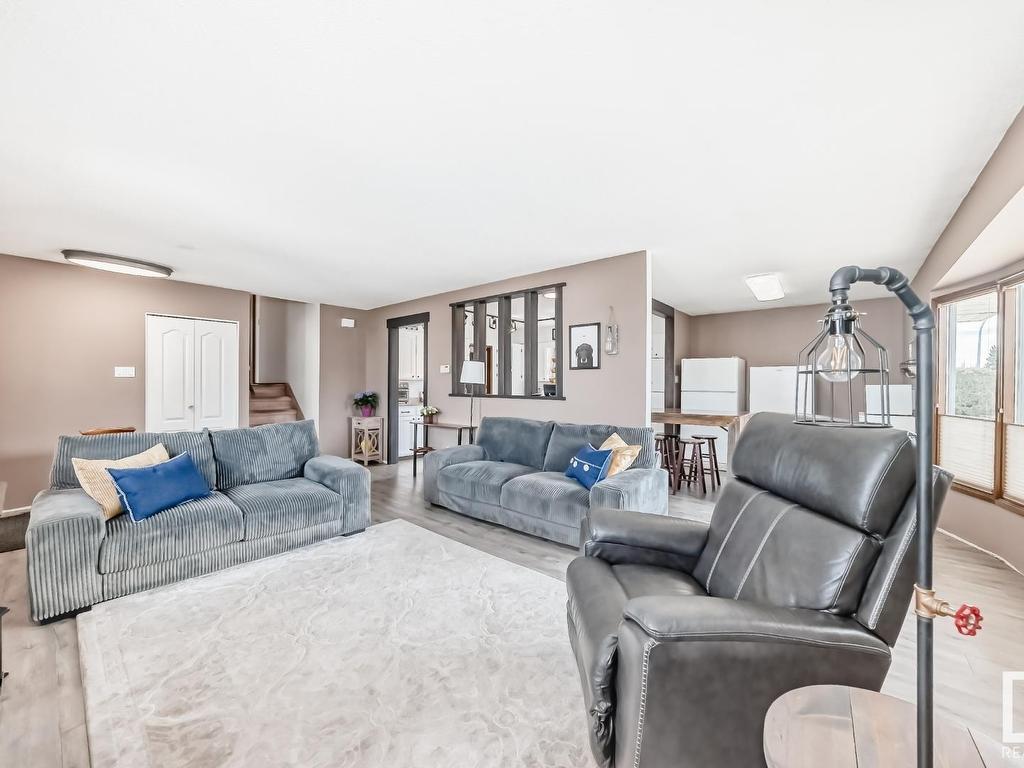 












10411 31 Avenue

,
Edmonton,




AB
T6J 3K2

