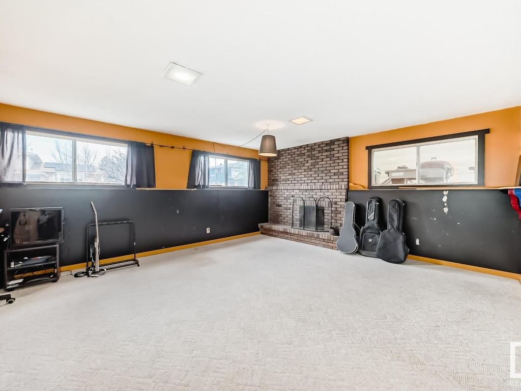 












10411 31 Avenue

,
Edmonton,




AB
T6J 3K2

