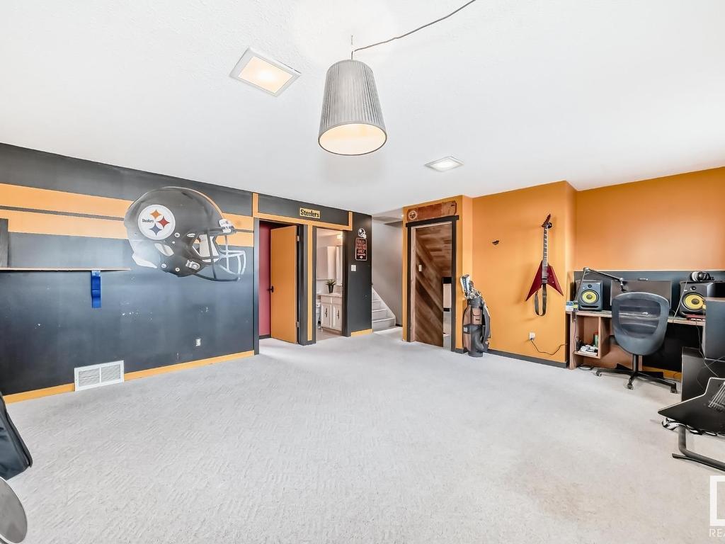 












10411 31 Avenue

,
Edmonton,




AB
T6J 3K2

